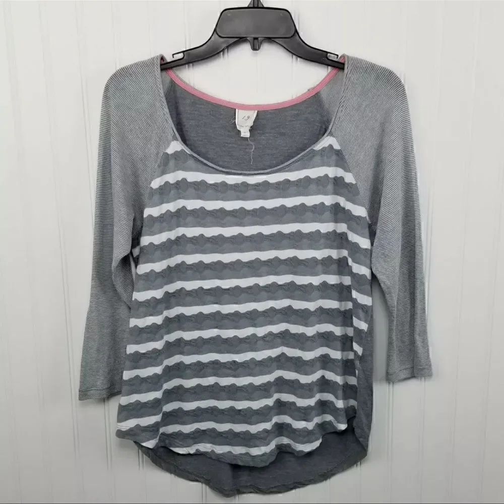 One September Anthropologie Womens Size Small Gray & White Striped Hi Low Top